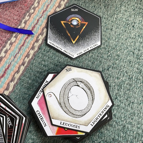 *SOLD* EUC Wild Unknown Alchemy Oracle Deck 🐍✨ Kim Krans - Picture 5 of 7